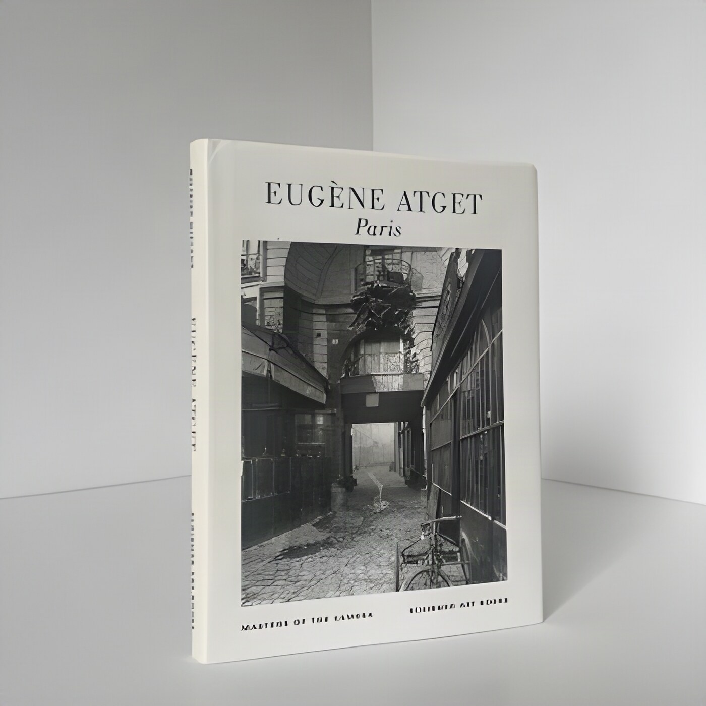 Eugene Atget: Paris (Masters of the Camera)by: Eugene Atget