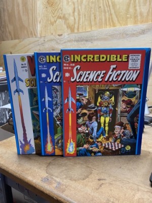 The Complete Weird Science Fantasy-Incredible Science Fiction Two folio volumes with Slipcase (EC an Entertaining Comic, 23-33)by: EC Library 