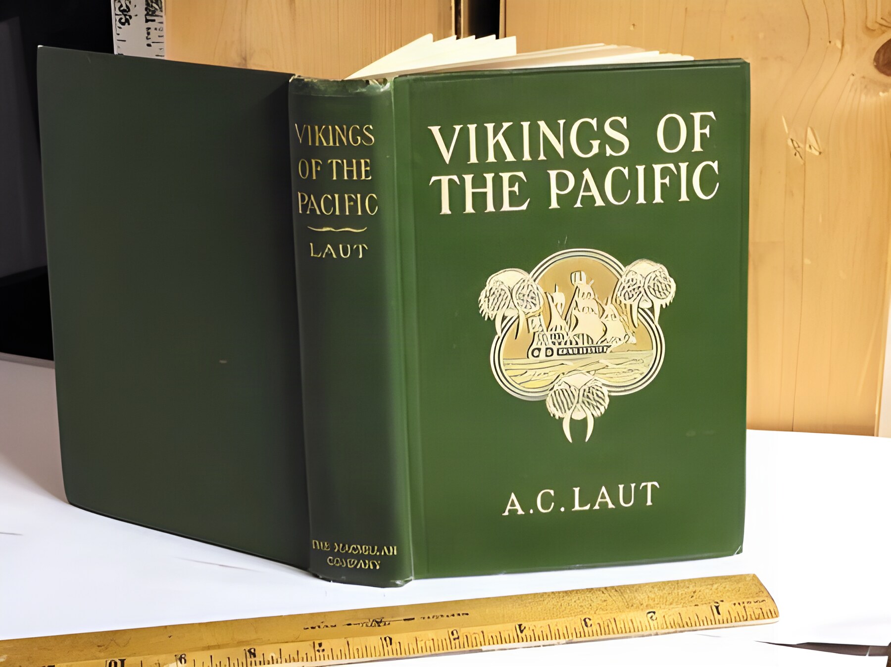 Vikings of the Pacific: The Adventures of the Explorers who Came from the West, Eastwardby: Laut, Agnes Christina 